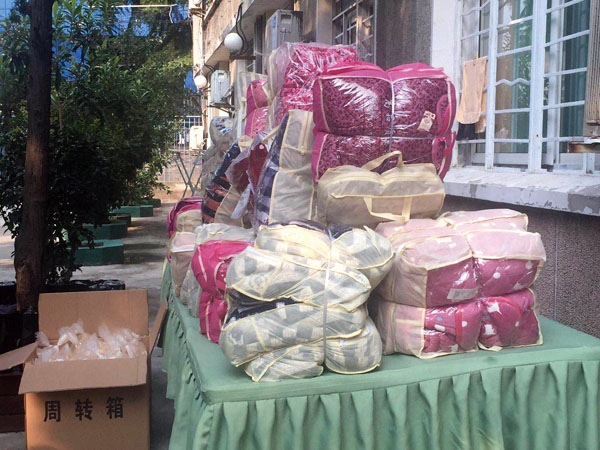 件件慰問品，拳拳敬老心