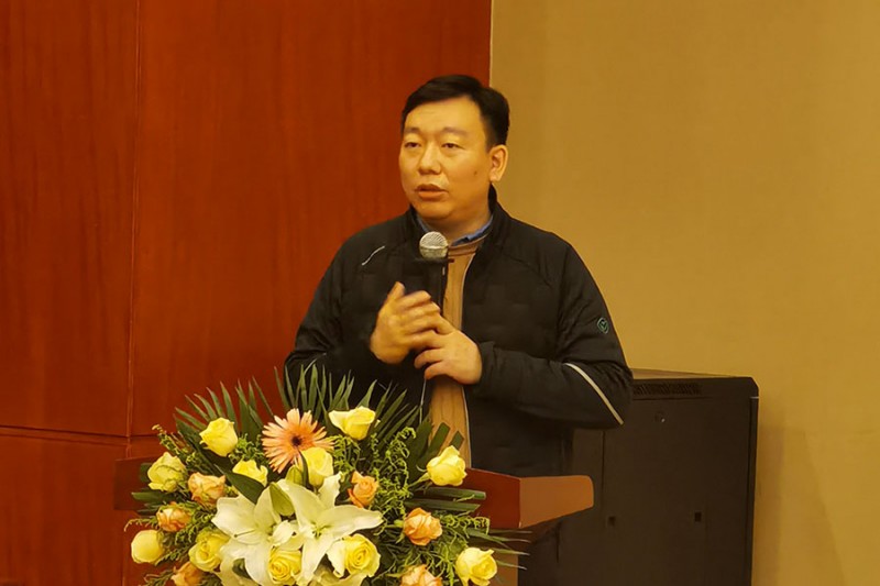 人名教育出版社主任白航登臺致辭