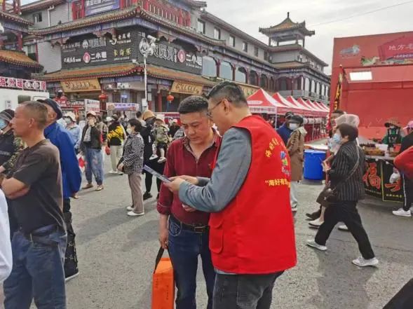 海州區(qū)：政策進廟會，服務(wù)零距離2.jpg